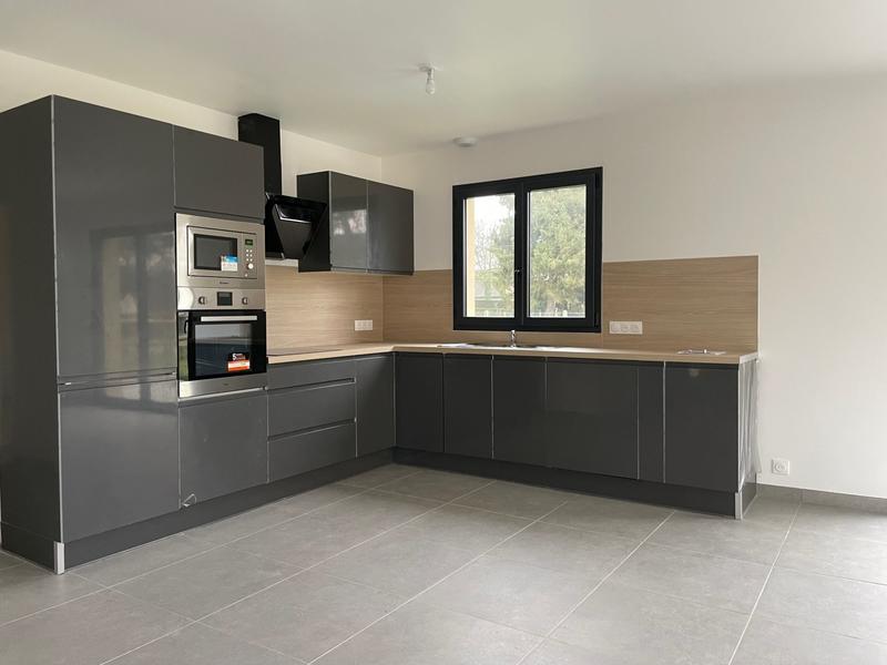 Maison - 93 m² - 4 pièces