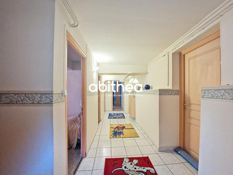 Maison - 170 m² - 8 pièces