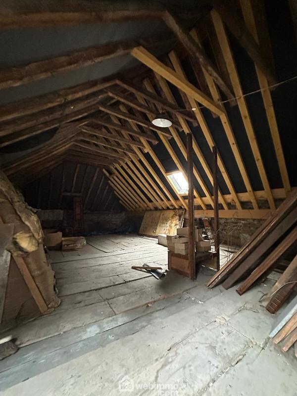 Maison - 305 m² - 12 pièces