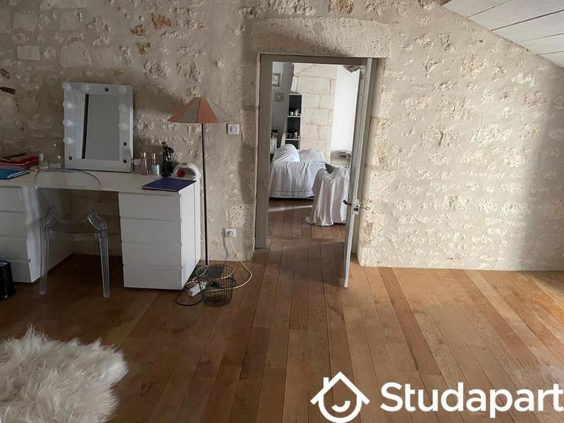 Chambre - 60 m² - 1 pièce