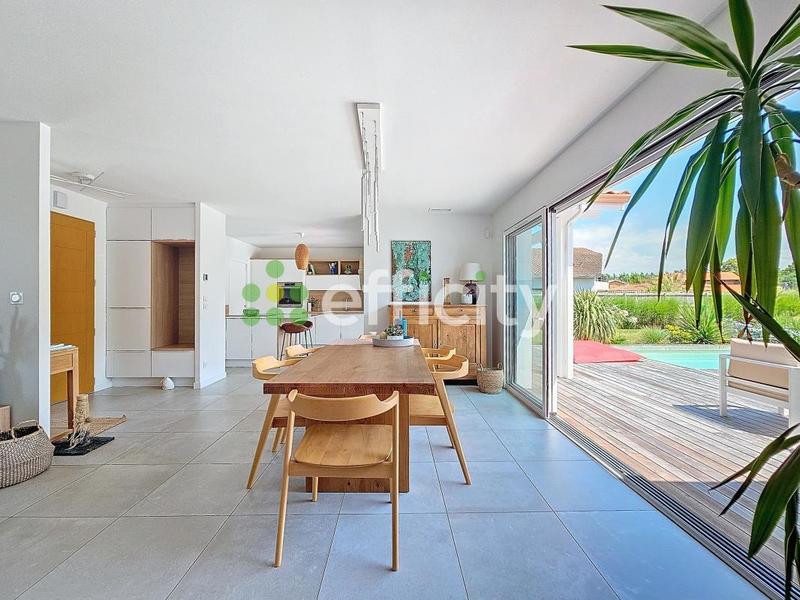 Maison - 110 m² - 4 pièces