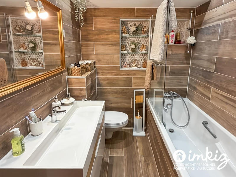 Appartement - 81 m² - 3 pièces