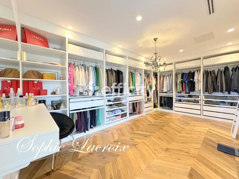 Maison - 191 m² - 7 pièces