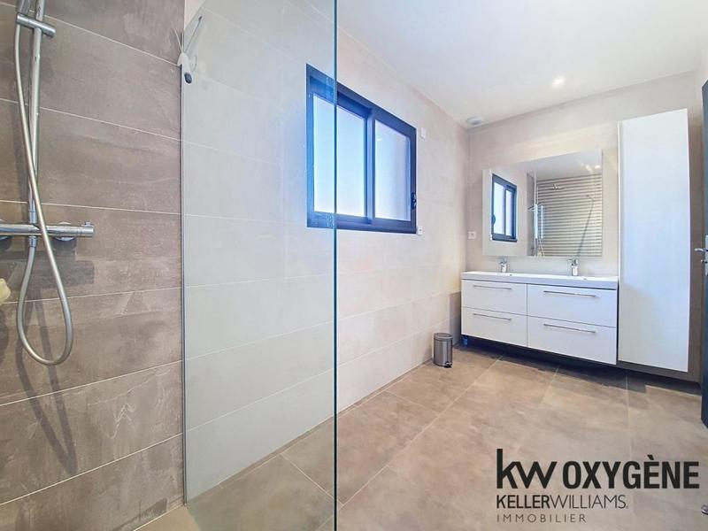 Maison - 186 m² - 6 pièces