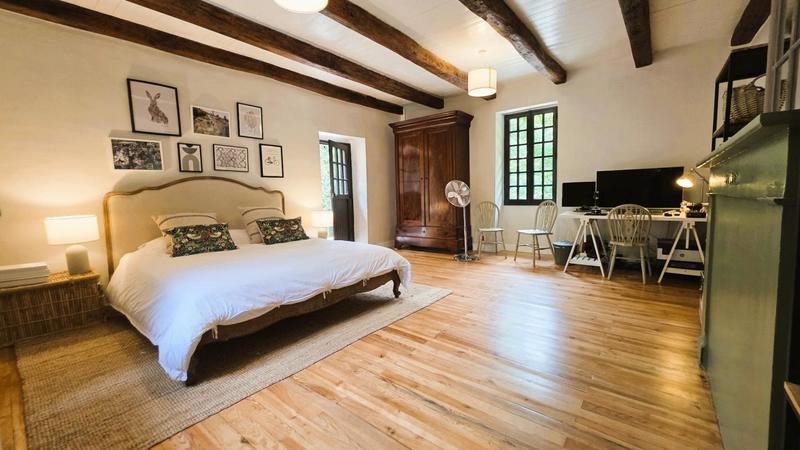 Demeure - 426 m² - 15 pièces