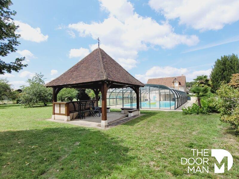 Propriété - 367 m² - 9 pièces