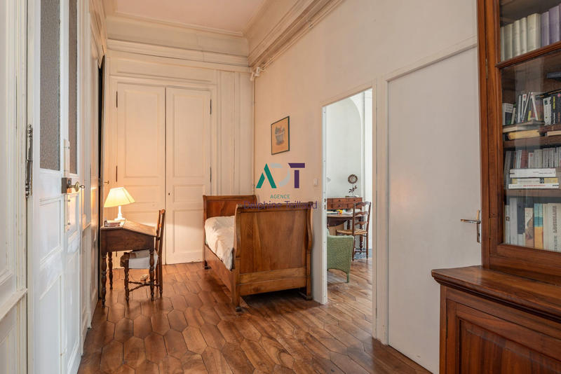 Appartement - 163 m² - 6 pièces