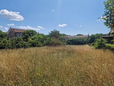 Terrain constructible - 1 133 m²