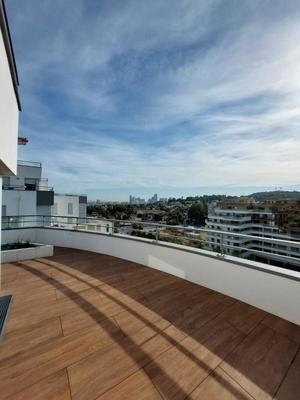 Appartement - 121 m² - 5 pièces