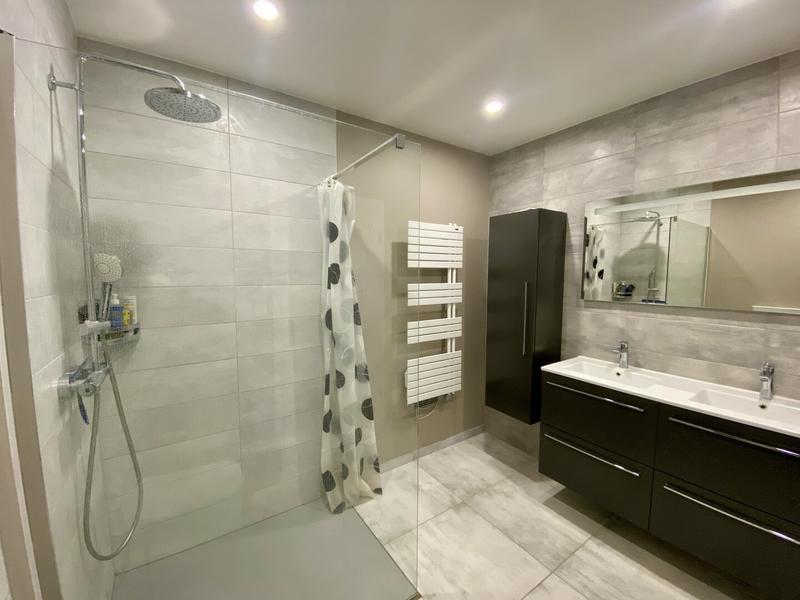 Maison - 284 m² - 8 pièces