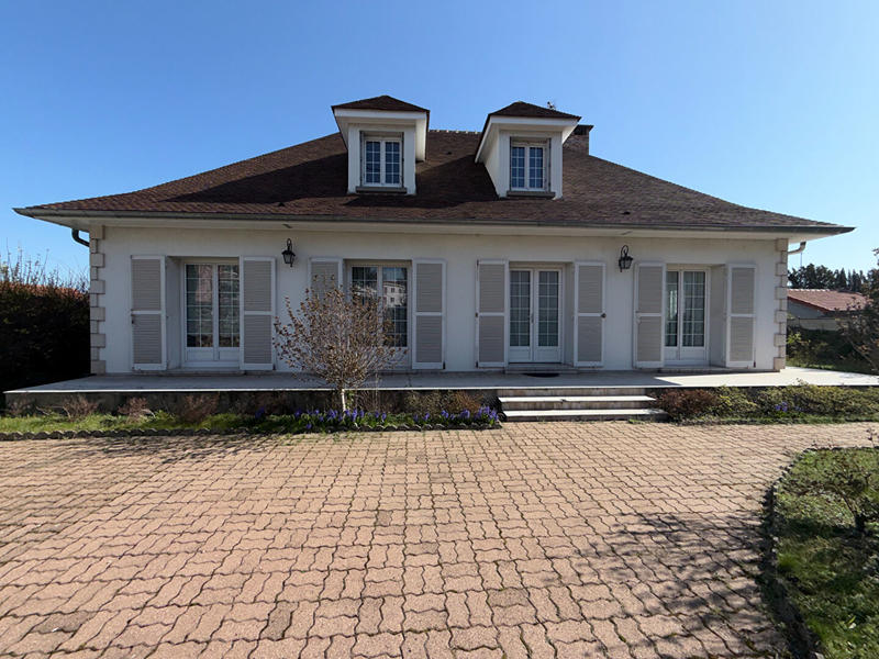 Maison - 137 m² - 6 pièces