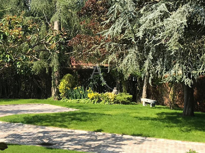 Maison - 185 m² - 7 pièces