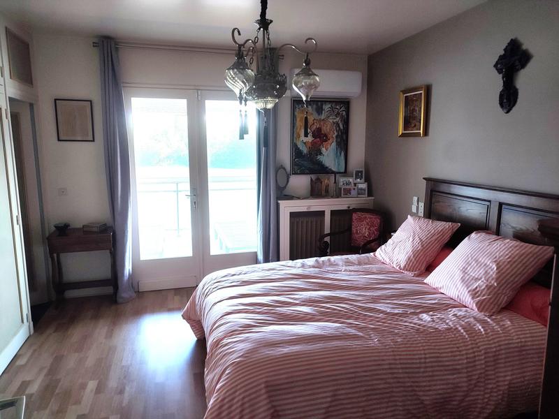 Villa - 337 m² - 10 pièces