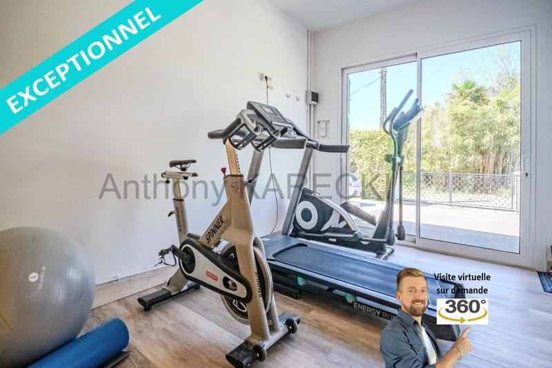 Maison - 235 m² - 7 pièces