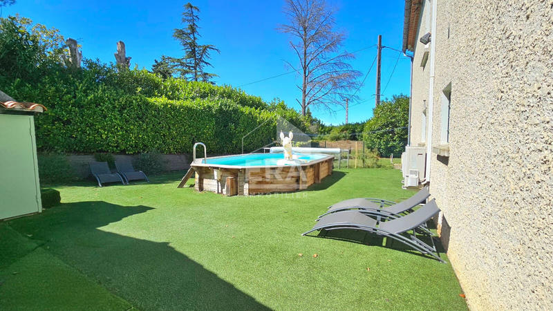 Maison - 215 m² - 7 pièces