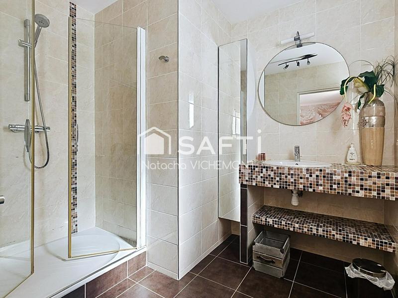 Villa - 262 m² - 9 pièces