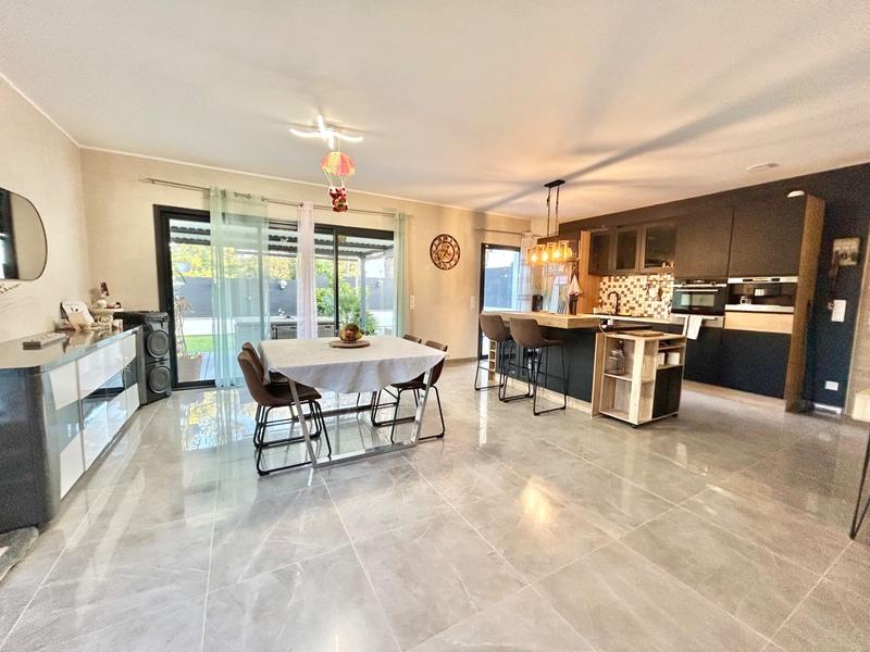 Maison - 107 m² - 5 pièces