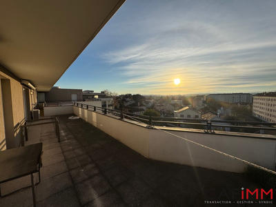 Appartement - 111 m² - 4 pièces