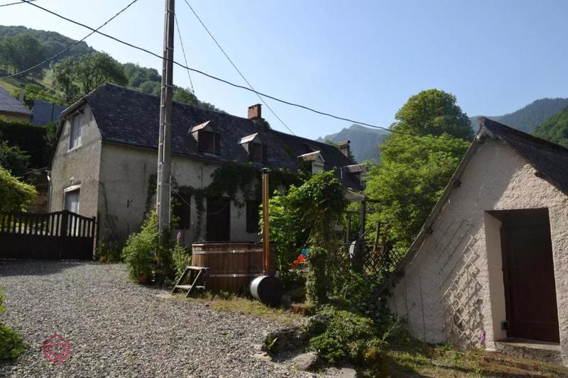 Propriété - 167 m² - 9 pièces