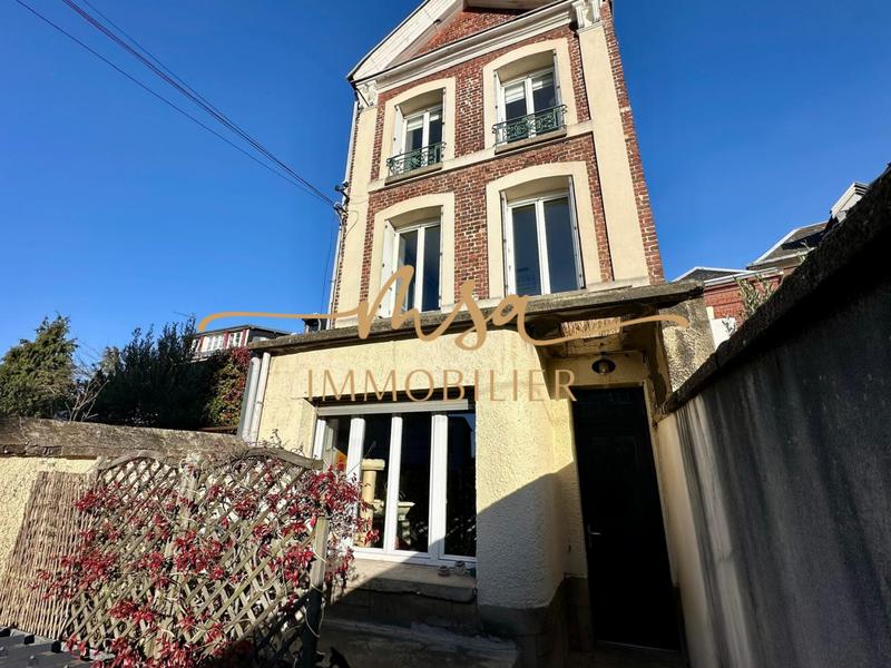 Maison - 122 m² - 6 pièces