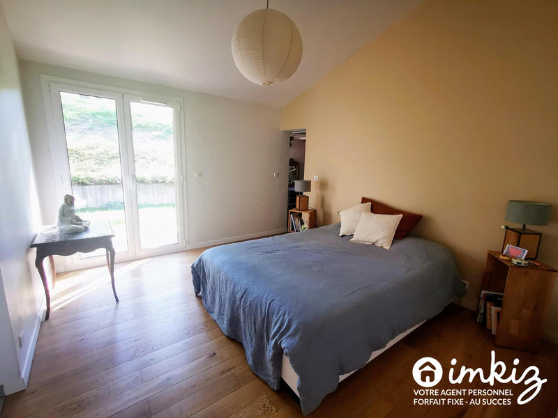 Maison - 260 m² - 9 pièces