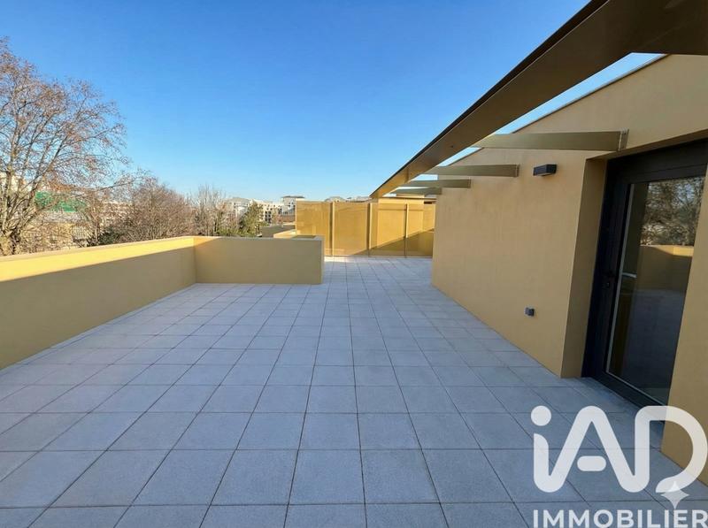 Maison - 240 m² - 5 pièces