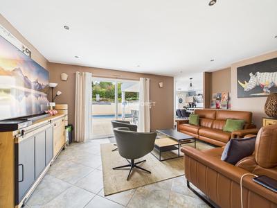 Maison contemporaine - 163 m² - 6 pièces