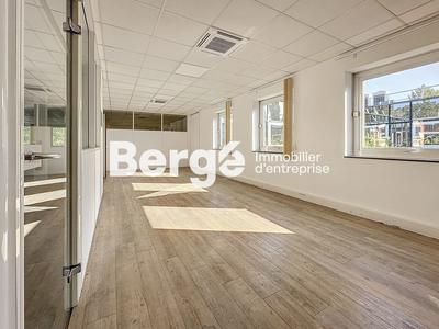 Bureau - 446 m²