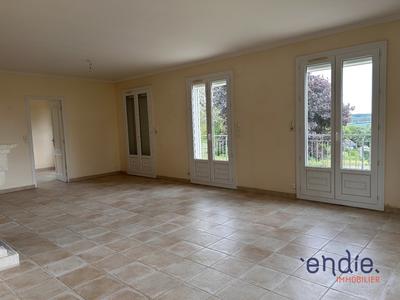 Maison - 240 m² - 10 pièces