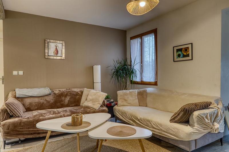 Pavillon - 140 m² - 7 pièces