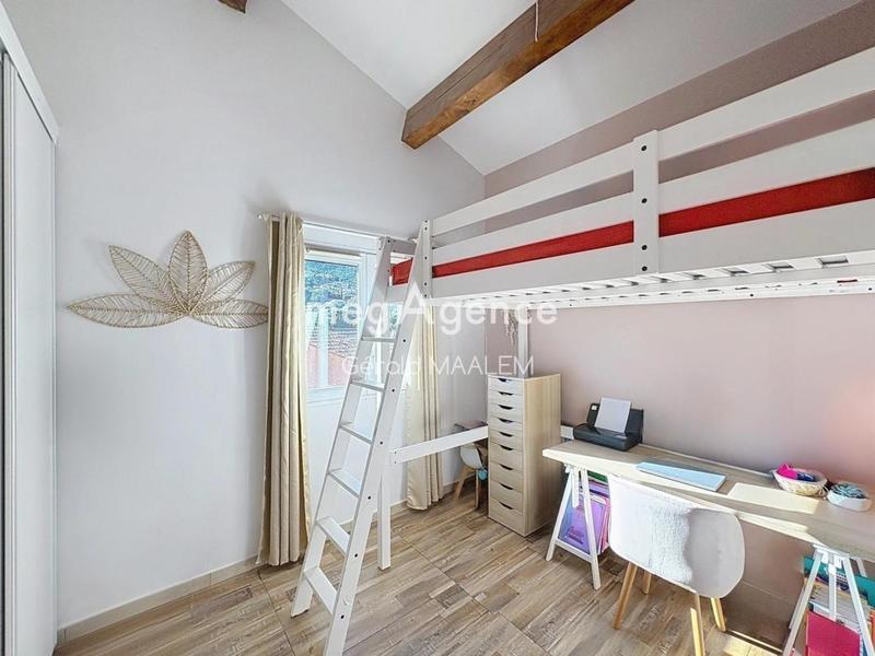 Maison - 90 m² - 5 pièces