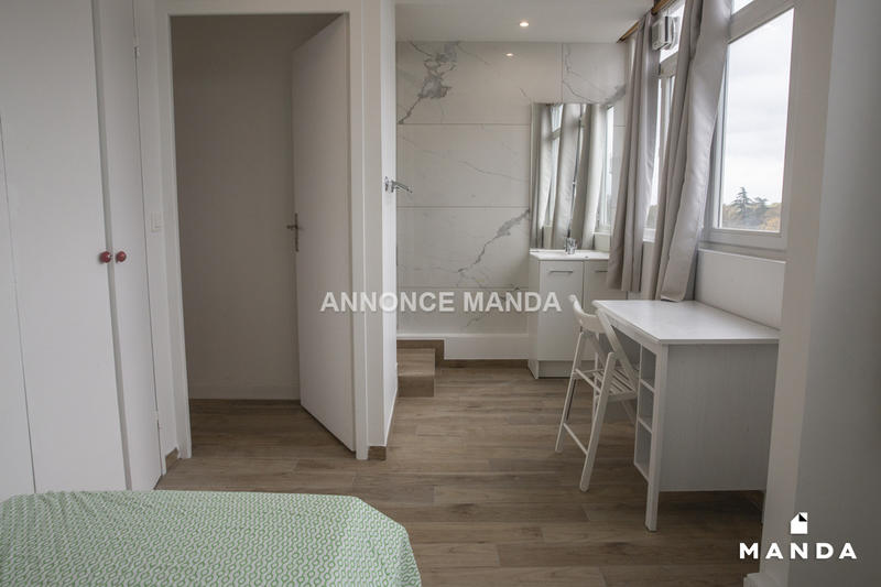 Chambre - 10 m² - 4 pièces