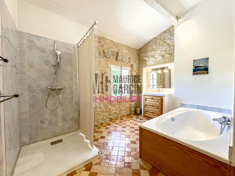 Maison - 227 m² - 8 pièces