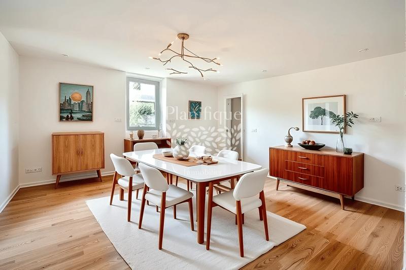 Maison - 240 m² - 5 pièces