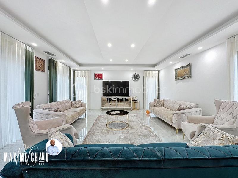 Maison - 190 m² - 6 pièces