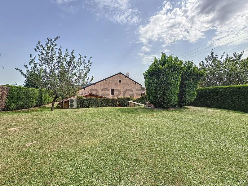 Maison - 352 m² - 8 pièces