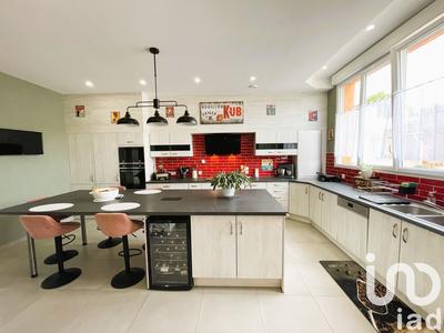 Maison - 255 m² - 6 pièces