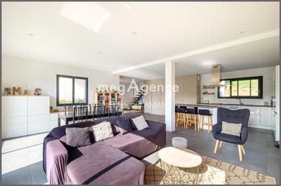 Maison - 163 m² - 6 pièces