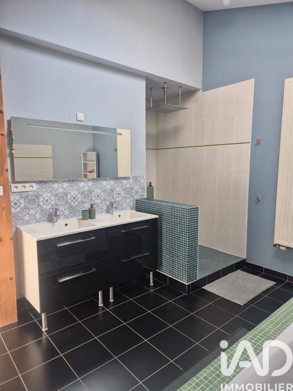 Maison - 327 m² - 7 pièces