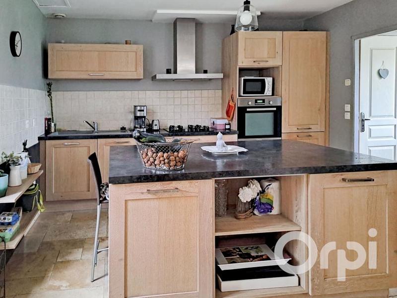 Maison - 99 m² - 5 pièces