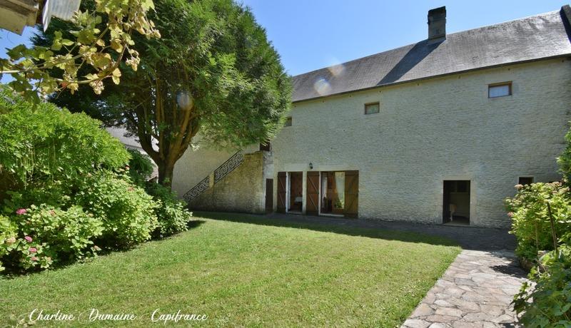 Maison en pierre - 202 m² - 6 pièces