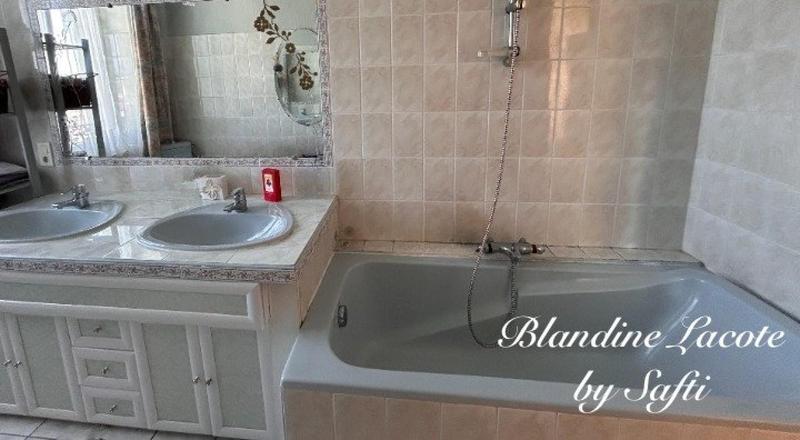 Maison - 296 m² - 12 pièces