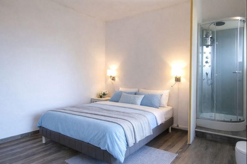 Maison ancienne - 360 m² - 9 pièces