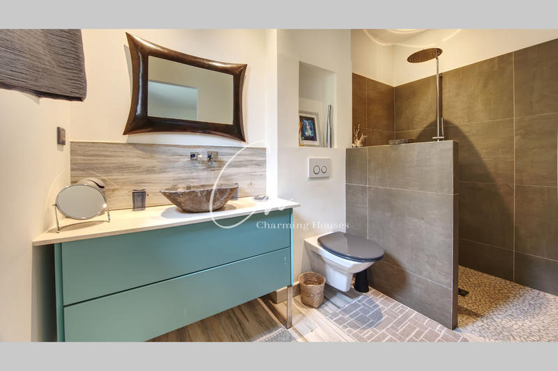 Maison - 204 m² - 5 pièces