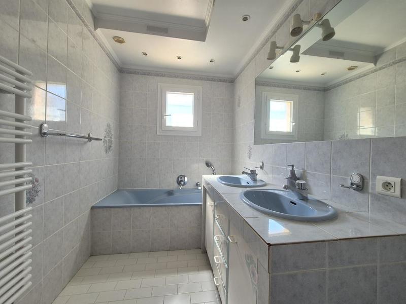 Maison - 140 m² - 7 pièces