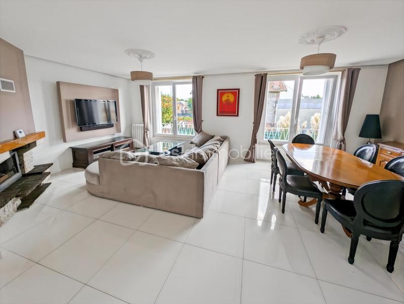 Maison - 135 m² - 6 pièces