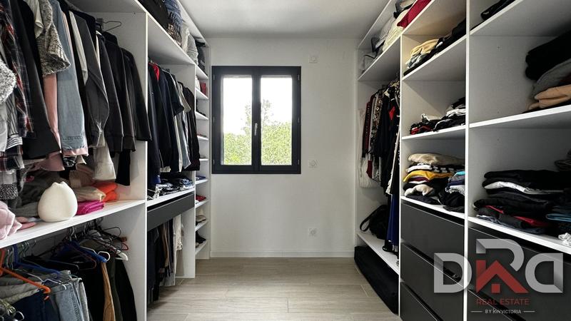 Maison - 205 m² - 8 pièces