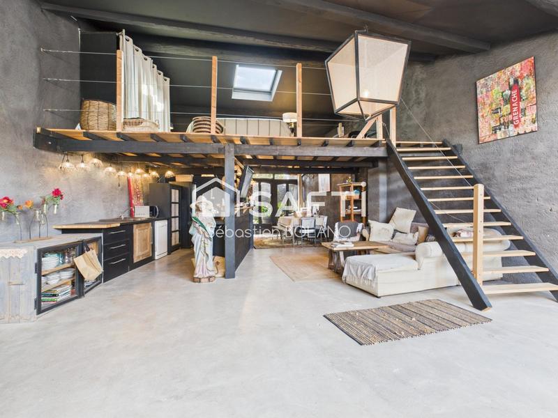 Maison - 230 m² - 3 pièces