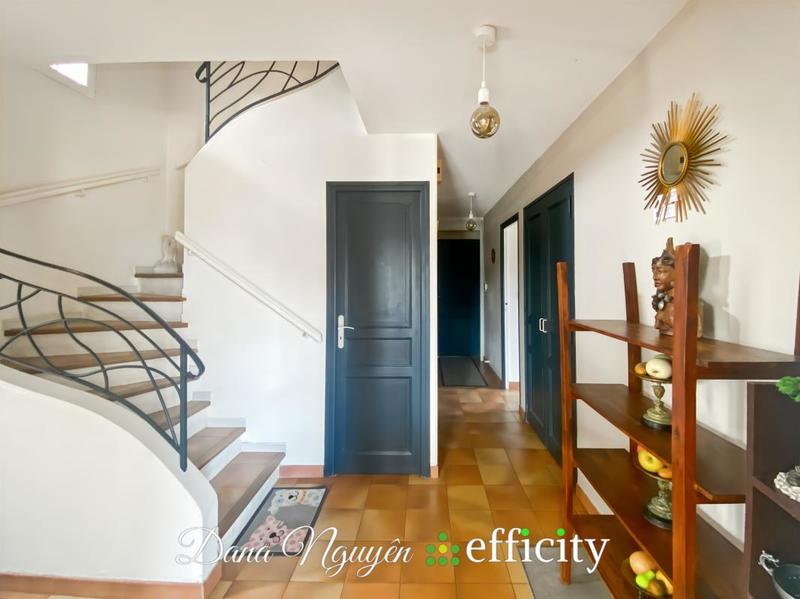 Villa - 180 m² - 7 pièces