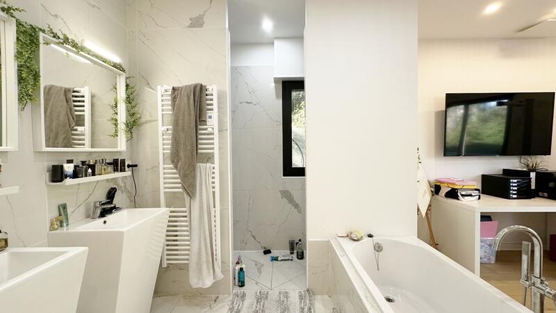 Villa - 250 m² - 7 pièces